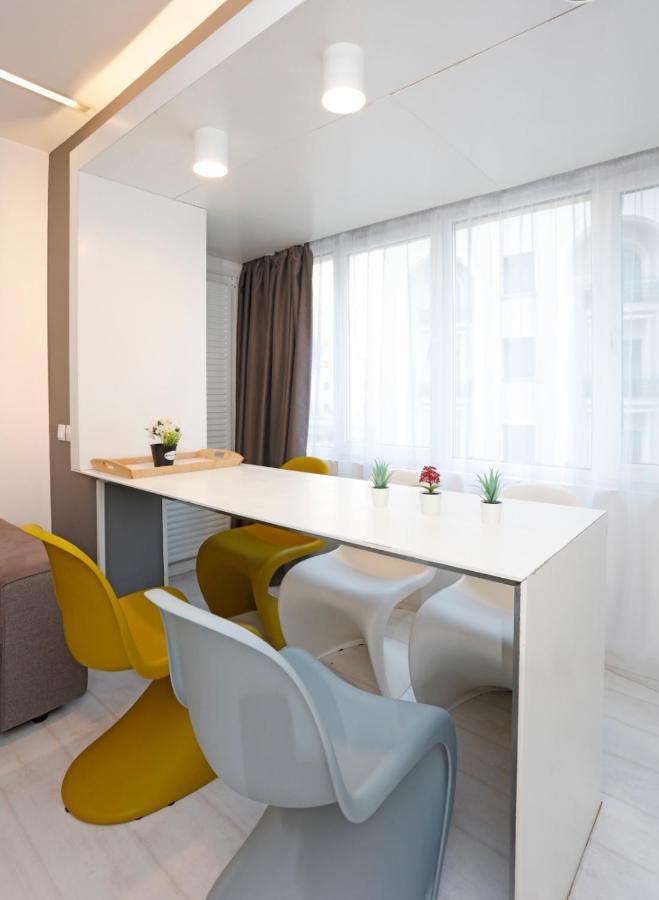 Platinum Apartment With 2 Bedrooms บูคาเรสต์ ภายนอก รูปภาพ
