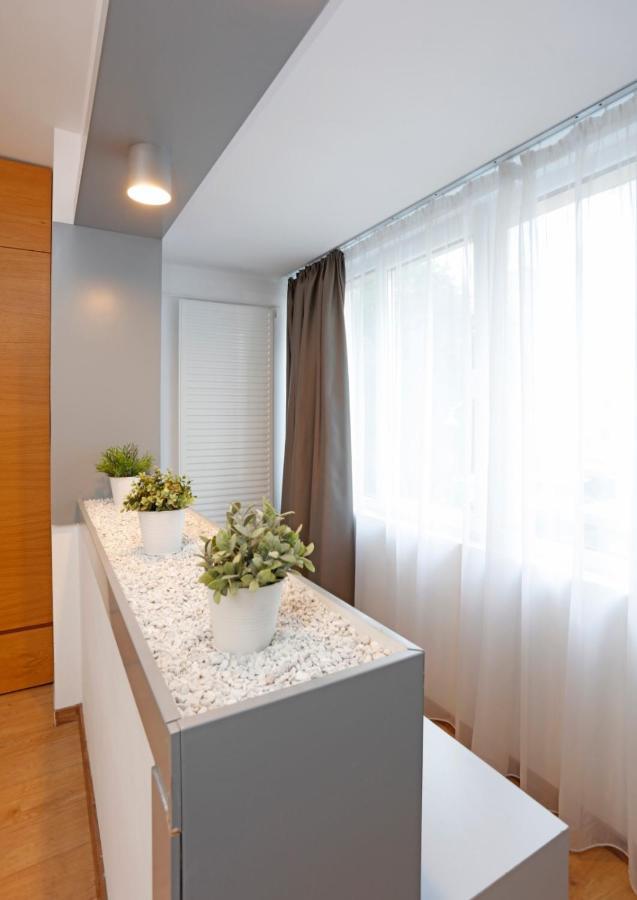Platinum Apartment With 2 Bedrooms บูคาเรสต์ ภายนอก รูปภาพ